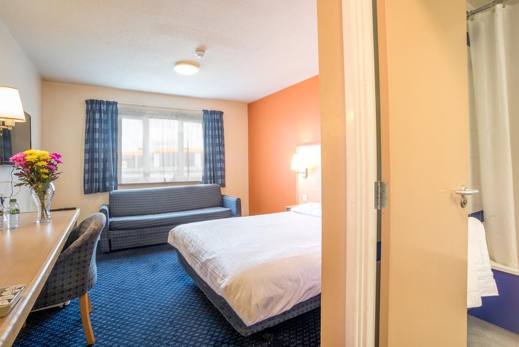 Metro Inns Huddersfield Eksteriør bilde